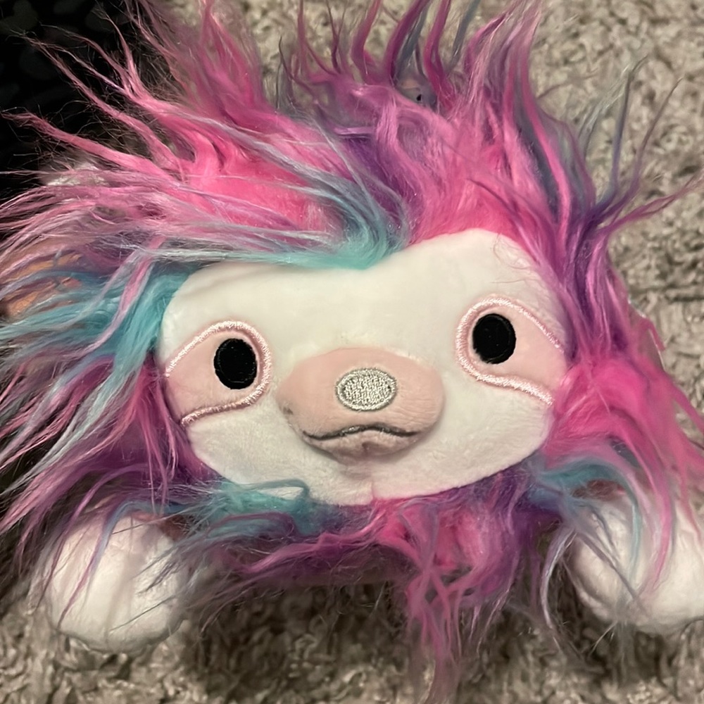 Hug Me Squishmallow!